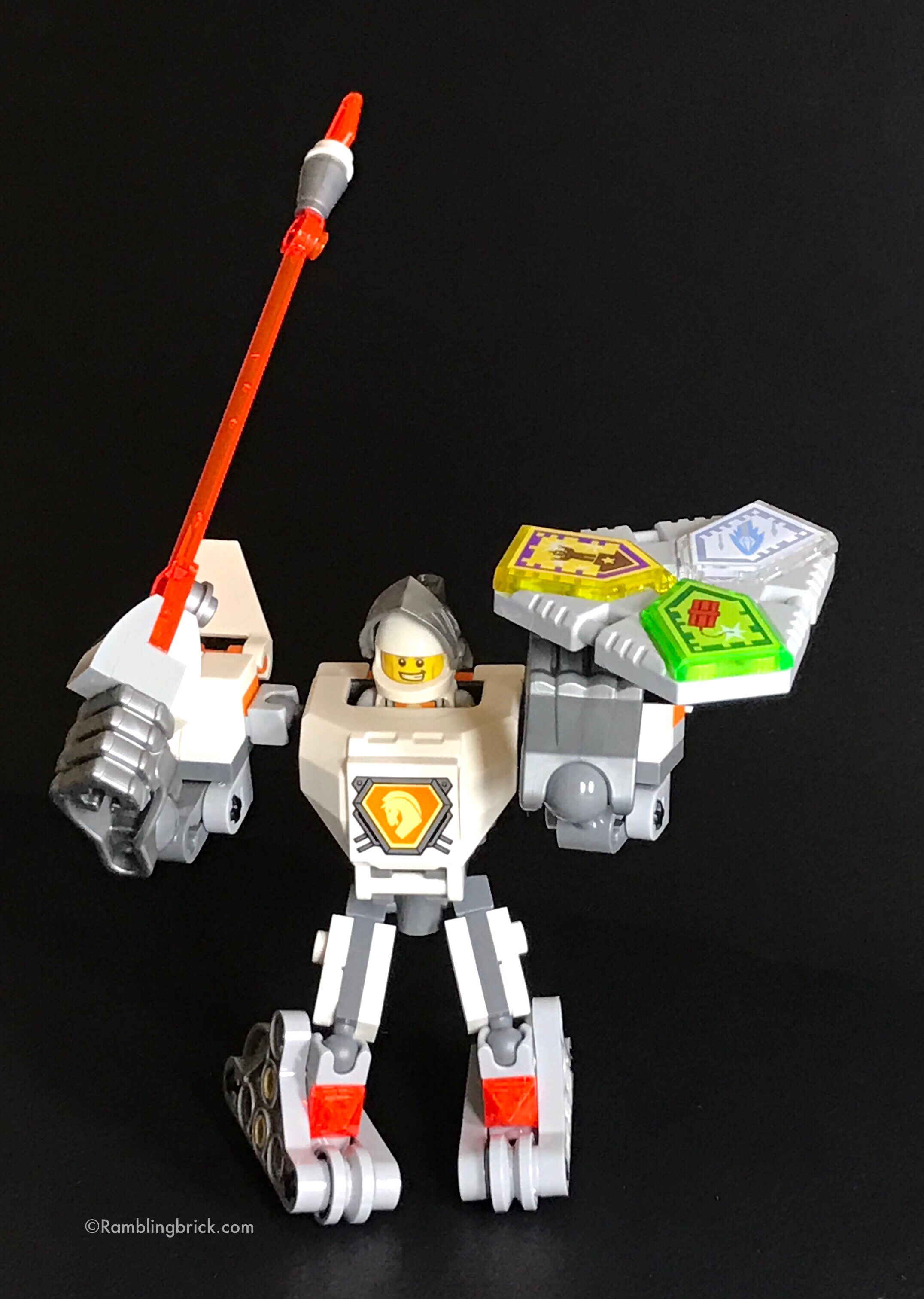 Better Suit Up – a New and Simple Minifigure Mech System 70366: Battle Suit Lance