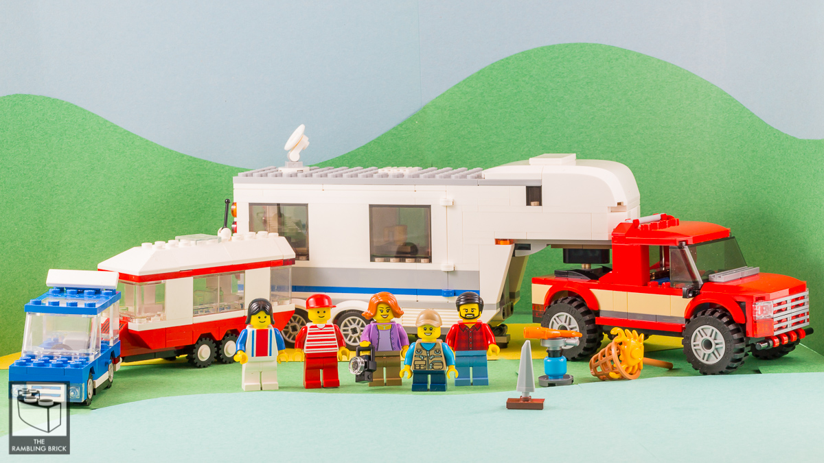 Losing Our Sense of Proportion… 6590 Vacation Camper vs 60182 Pickup and Caravan [Reviews, comparison and speculation]/Covert Celebrations IV