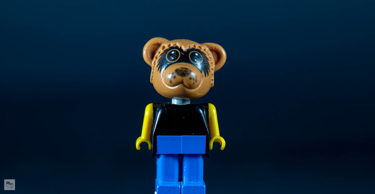 Ricky Raccoon reduced to his Elements: Feeling Fragmented in Fabuland